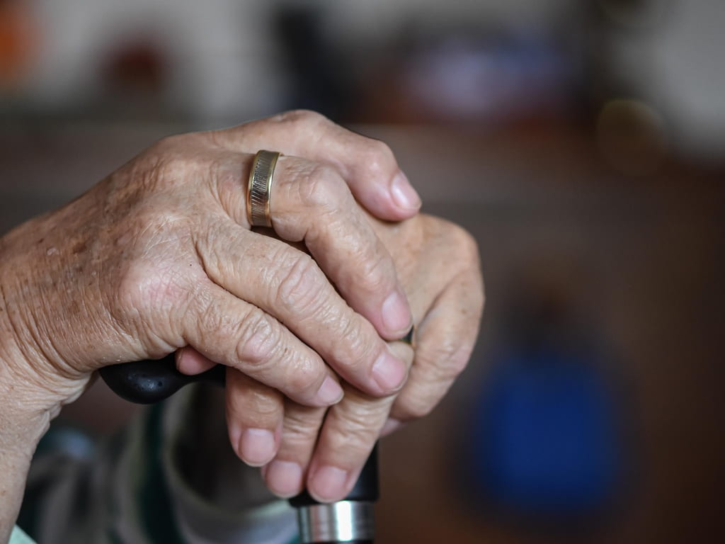 Pflege älterer Menschen im Pflegeheim