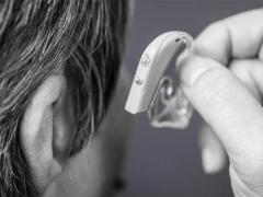 Erfahrungen mit Hörgeräten – Ein 
